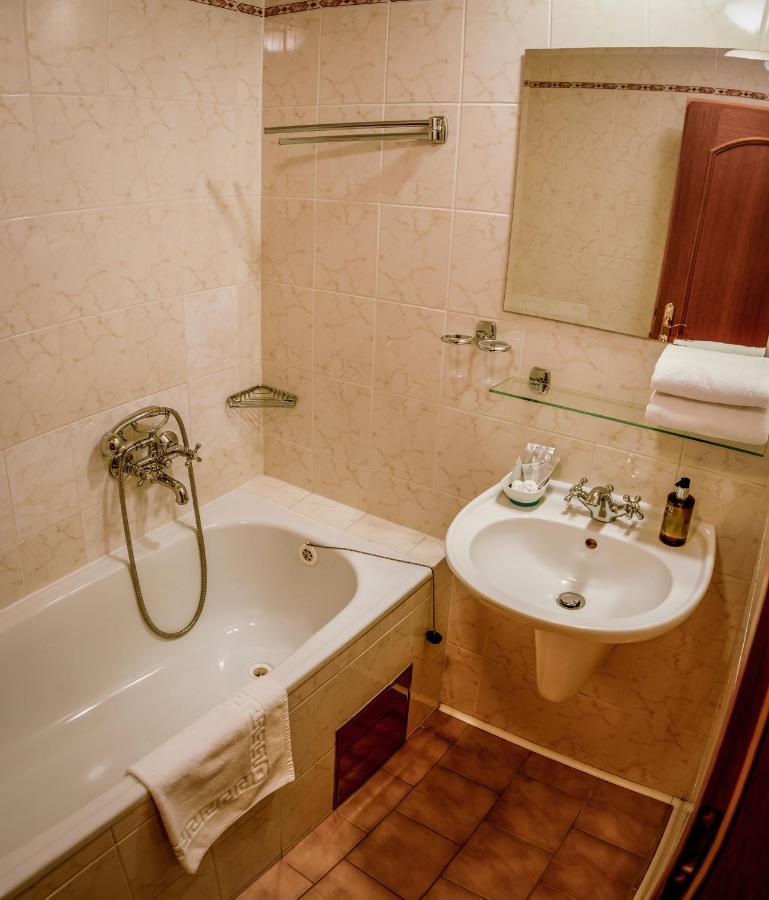 Hotel Brixen ハブリーチクーフ・ブロト エクステリア 写真